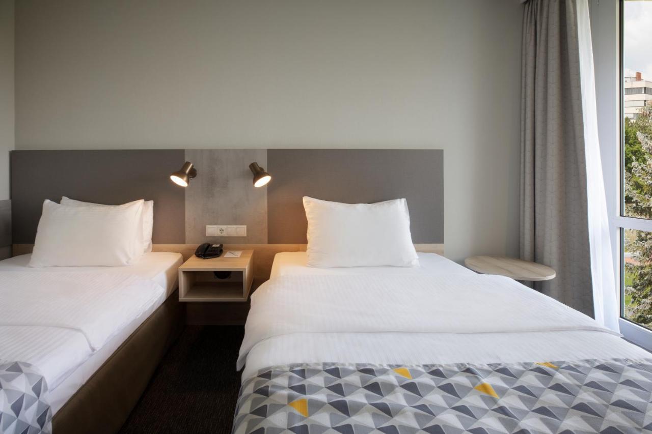 Holiday Inn Munchen Sud, An Ihg Hotel Exterior foto
