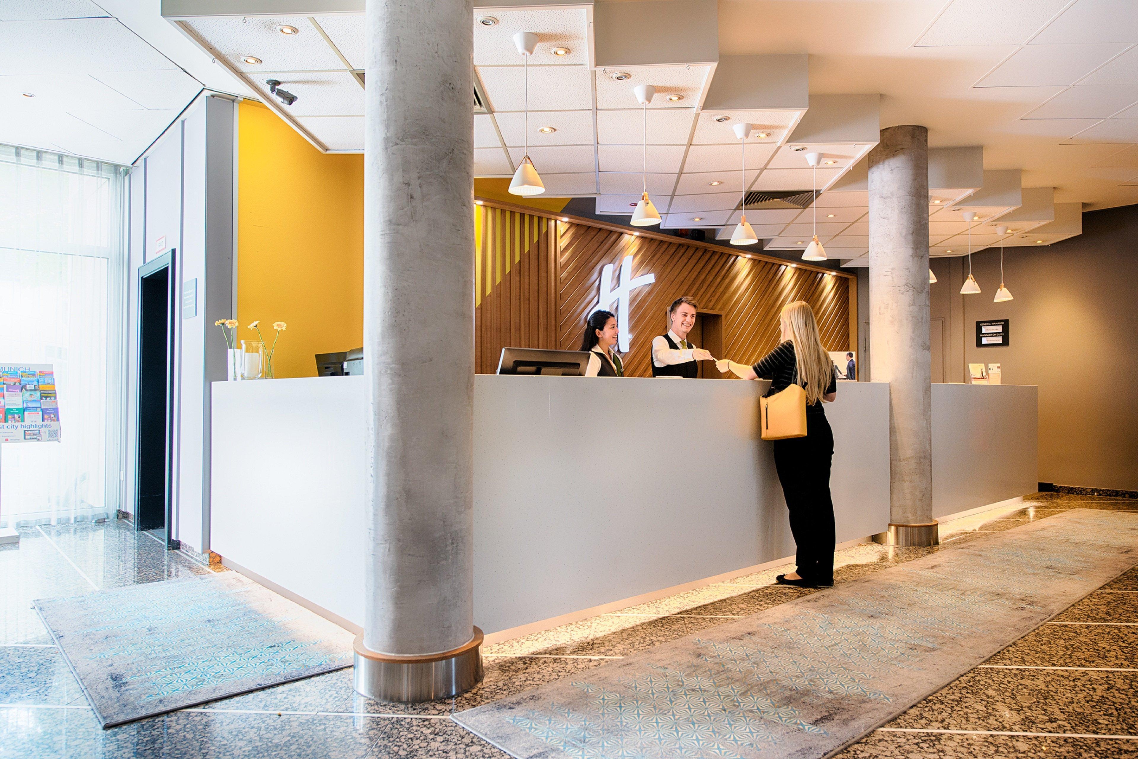 Holiday Inn Munchen Sud, An Ihg Hotel Exterior foto