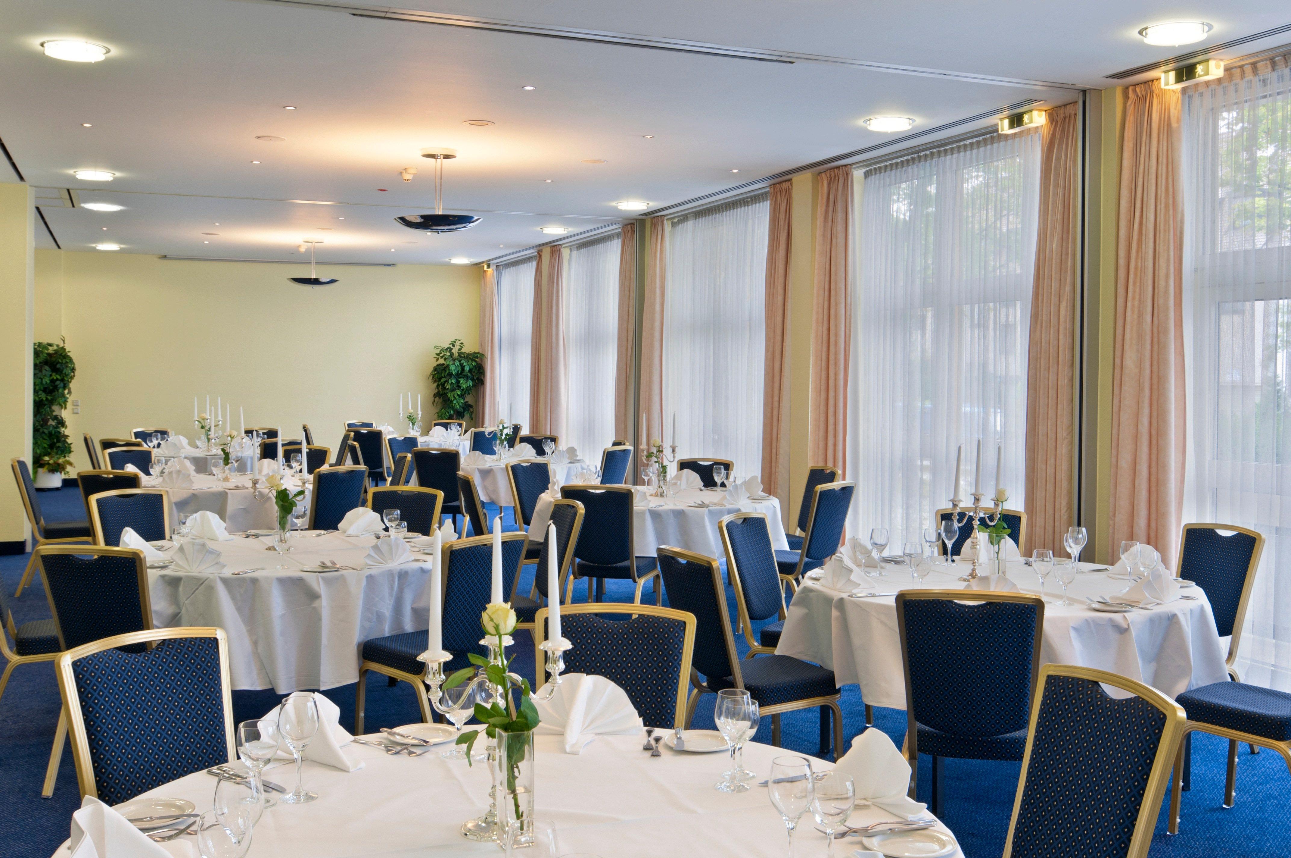 Holiday Inn Munchen Sud, An Ihg Hotel Exterior foto