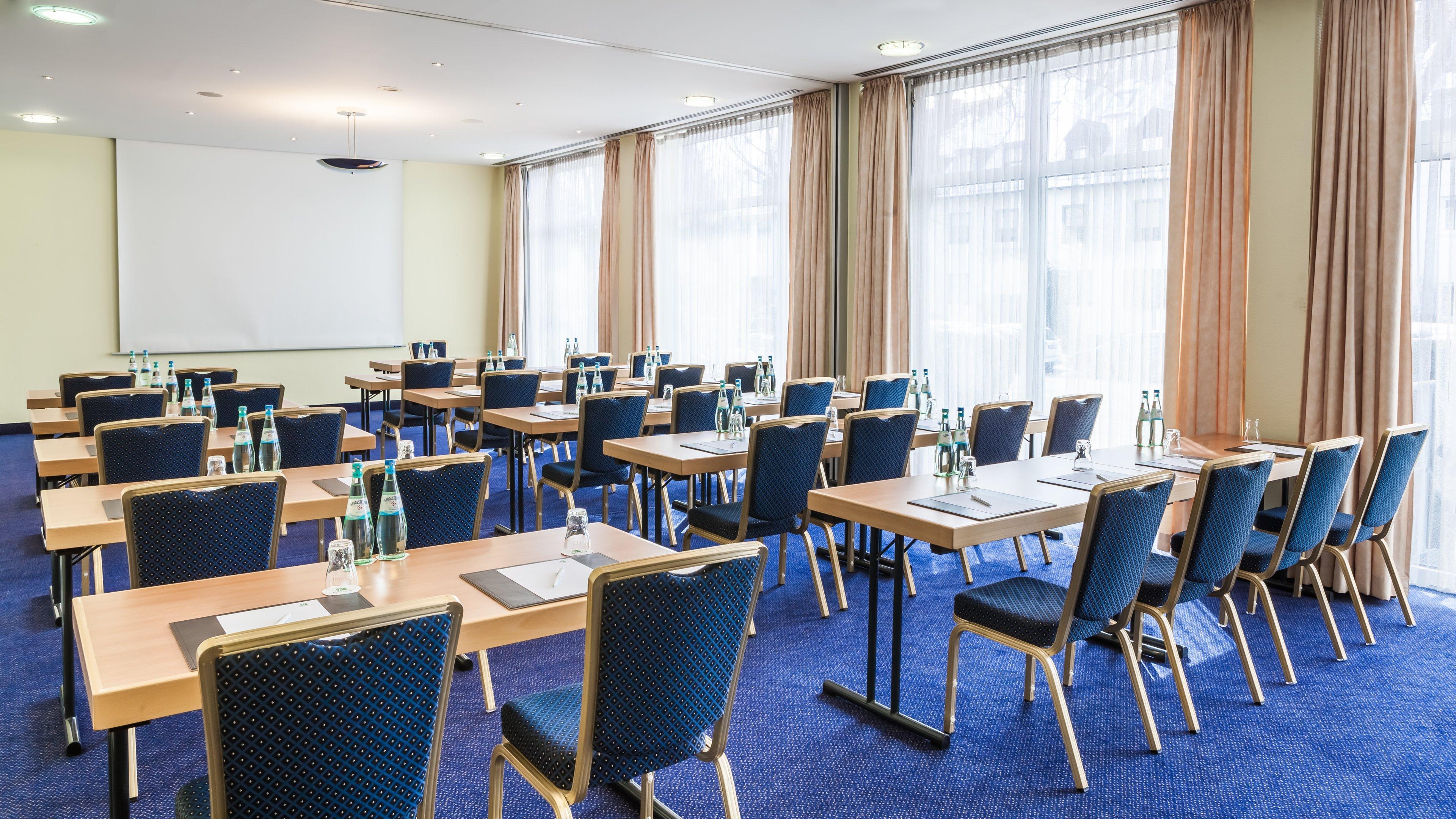 Holiday Inn Munchen Sud, An Ihg Hotel Exterior foto